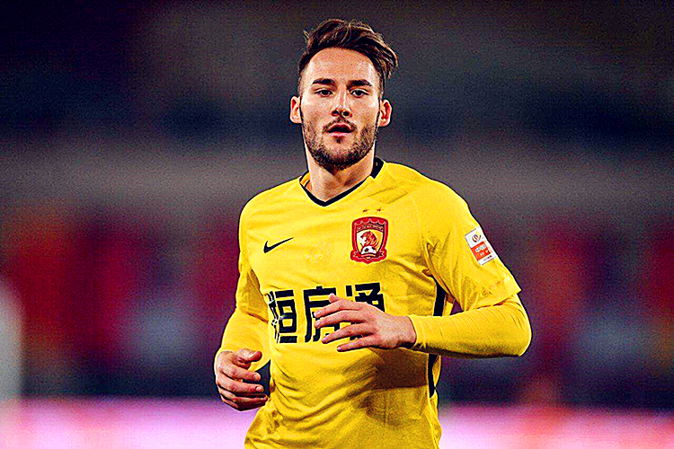 包含罗马训练开放日，赛后再遭质疑引欢呼，葡超在即，纪律约束更严格的词条