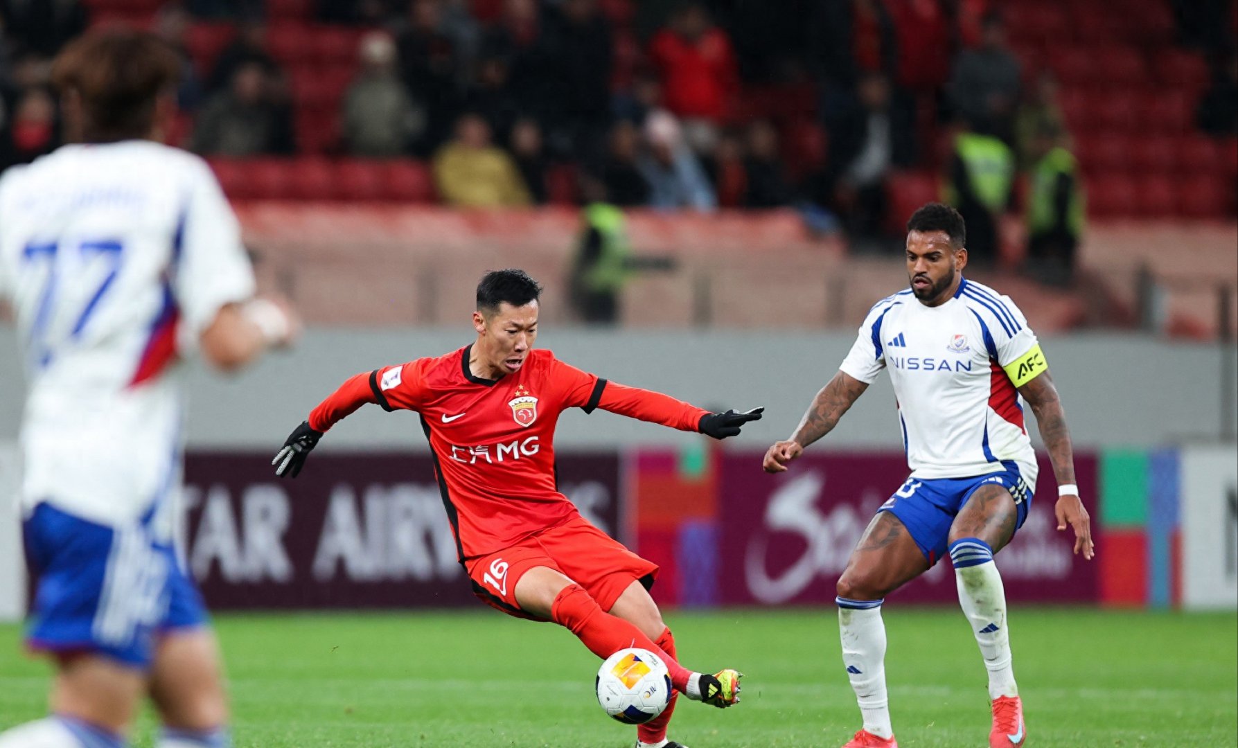 上海海港迎法国杯关键赛；今晚强势反弹；压力陡增；年轻球员得到机会的简单介绍